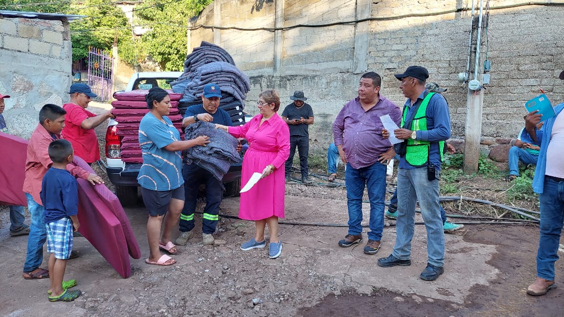 Instruye Evelyn Salgado atención y ayuda a familias afectadas en Tlapehuala, por las recientes lluvias