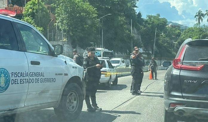 Un taxista fue herido a balazos por un sujeto que iba como su pasajero, en Acapulco