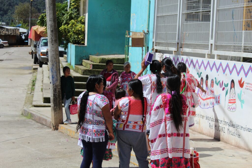 Promueve Evelyn Salgado la participación activa de las mujeres en la pacificación de las comunidades