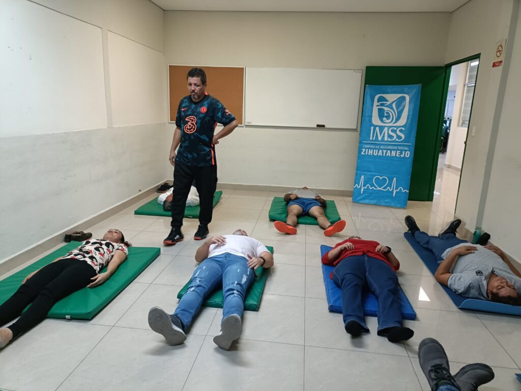 Realiza Centro de Seguridad Social activación laboral con personal del IMSS en Zihuatanejo