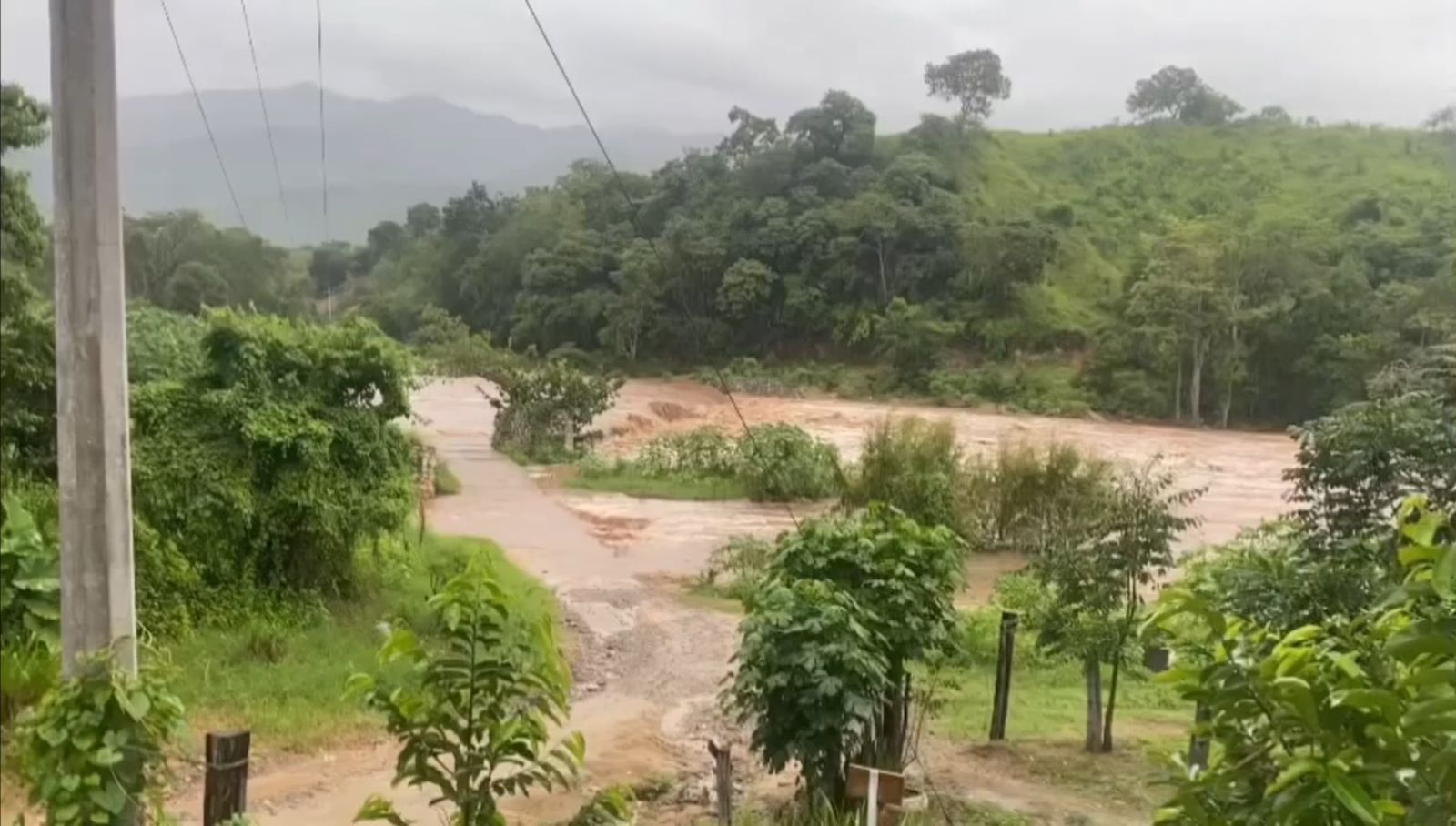 Exigen puente en El Parotal para no quedar incomunicados