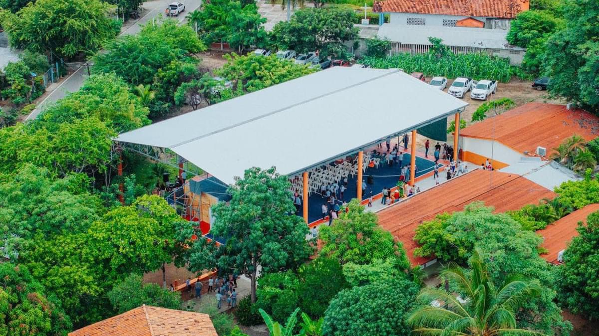 Presidente Jorge Sánchez Allec inaugura cancha techada de usos múltiples en primaria de Barrio Nuevo