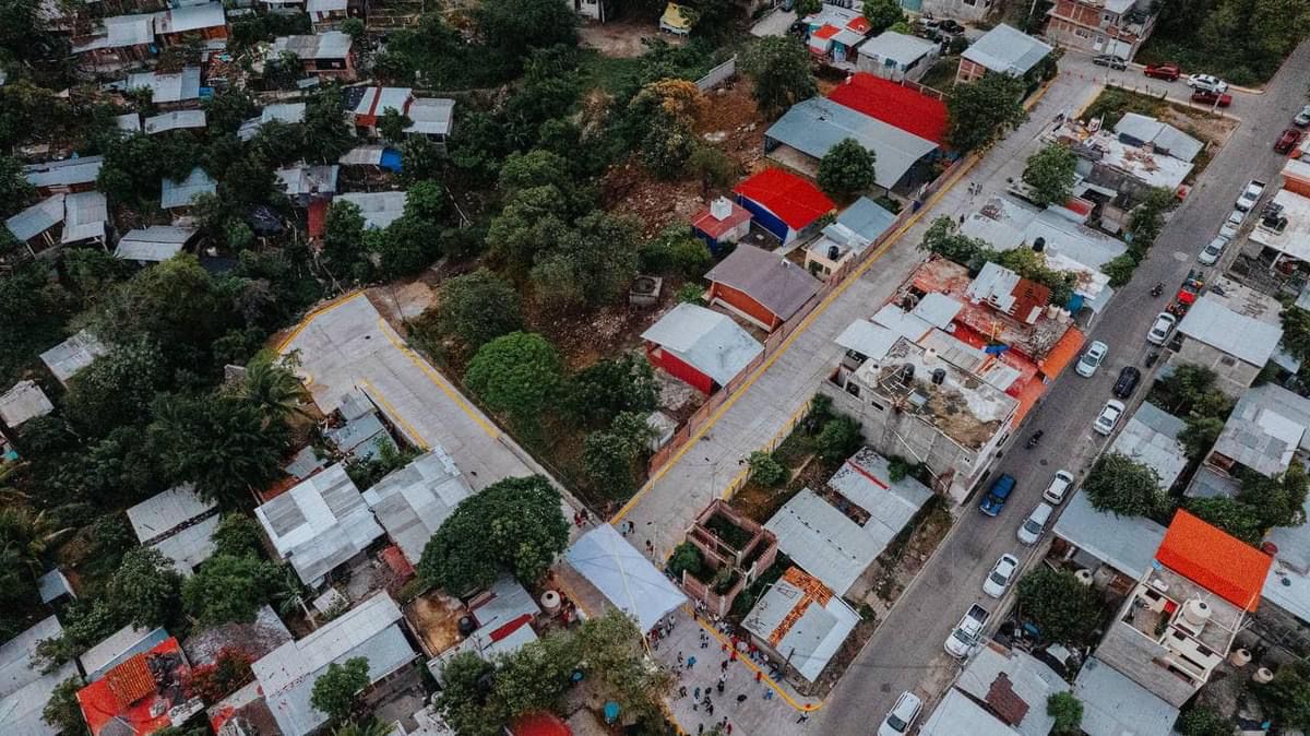 Jorge Sánchez entrega calle 3 que se pavimentó en la colonia Aquiles Serdán