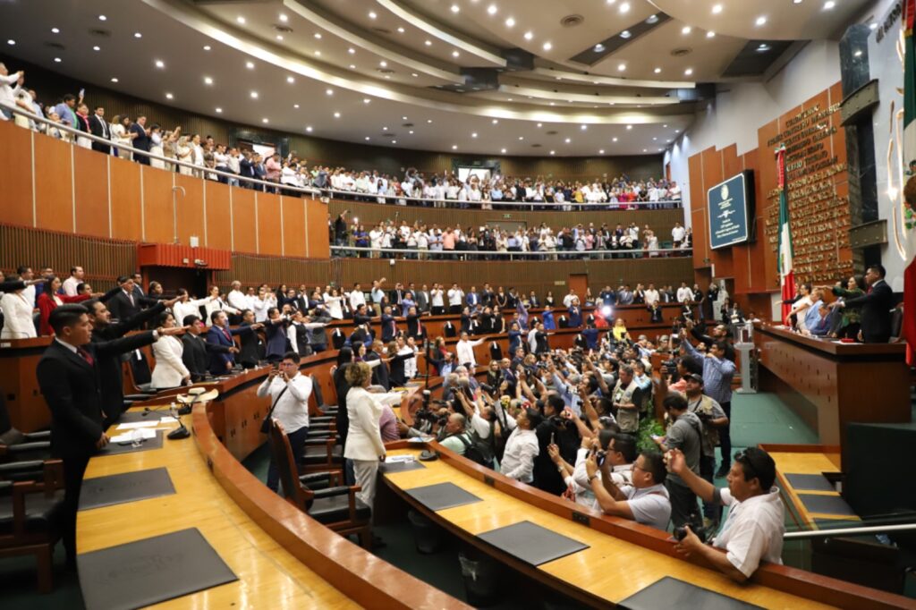 Rinden protesta las diputadas y diputados integrantes de la LXIV Legislatura al Congreso de Guerrero