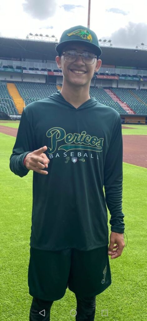 Phelps Pineda Orbe a un “pasito” de firmar con los Pericos de Puebla