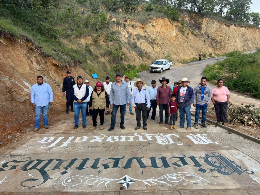 Beneficia Evelyn Salgado a municipios de la Montaña con caminos artesanales