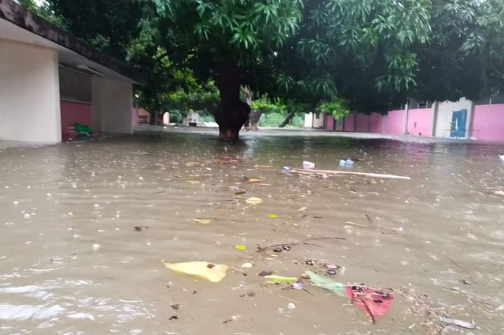 Inundadas, escuelas de Tecpan y Tenexpa