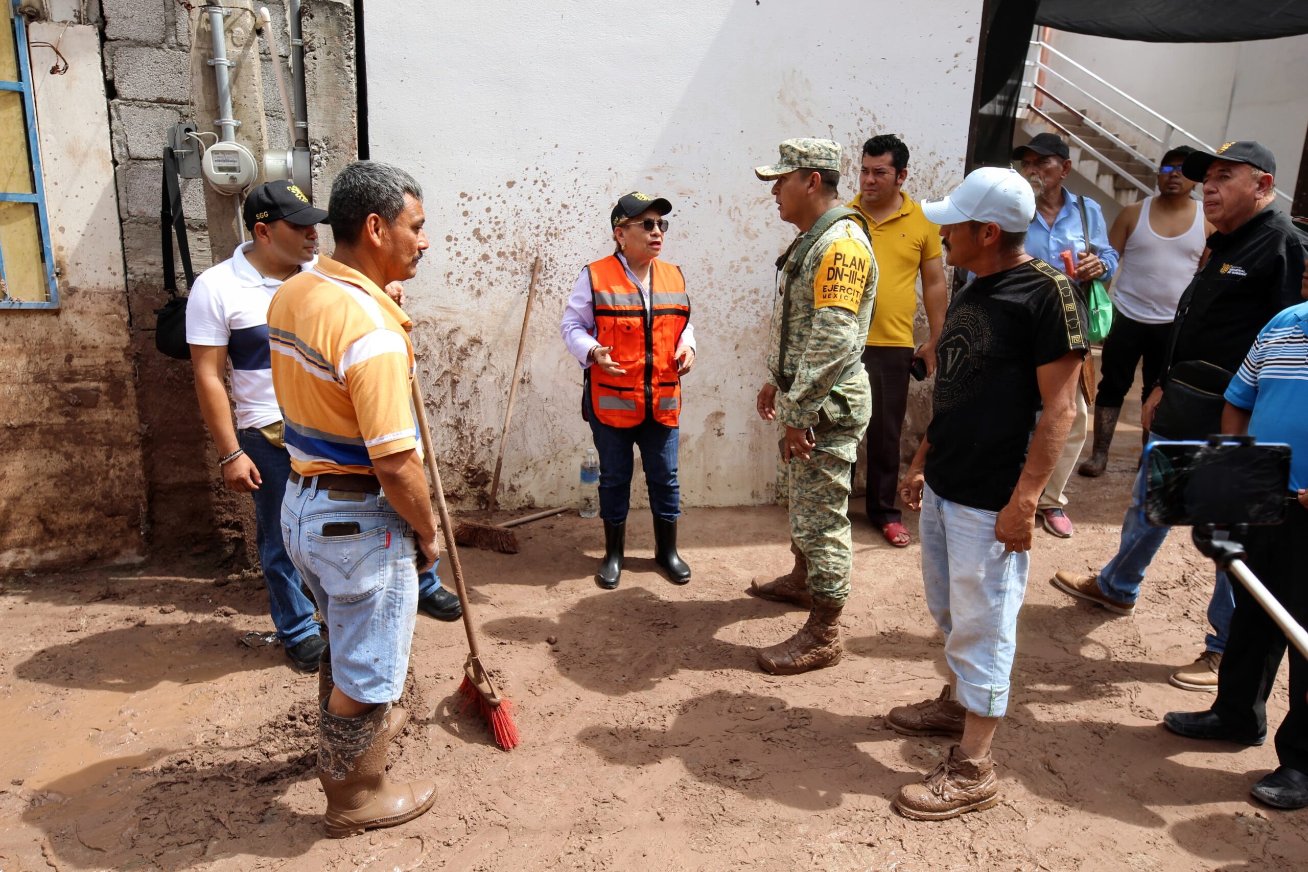 Continúa Evelyn Salgado con trabajos de limpieza en zonas afectadas por las lluvias en Guerrero