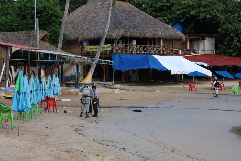 Lo hieren a balazos en Playa Caleta, en Acapulco