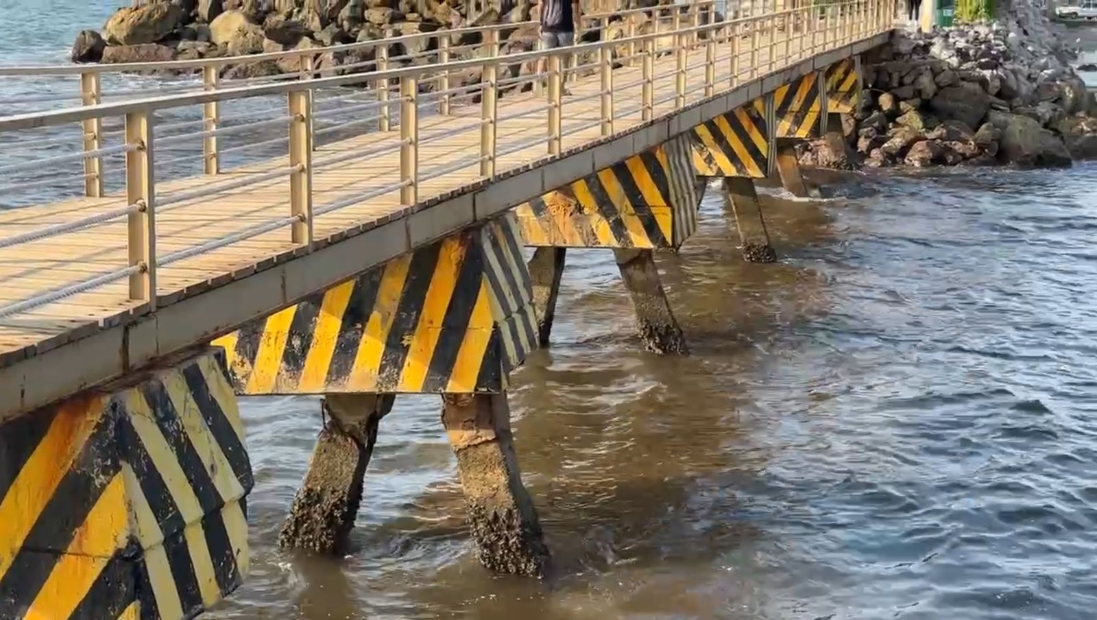 Restauranteros entusiastas por posible reconstrucción del muelle de playa Linda