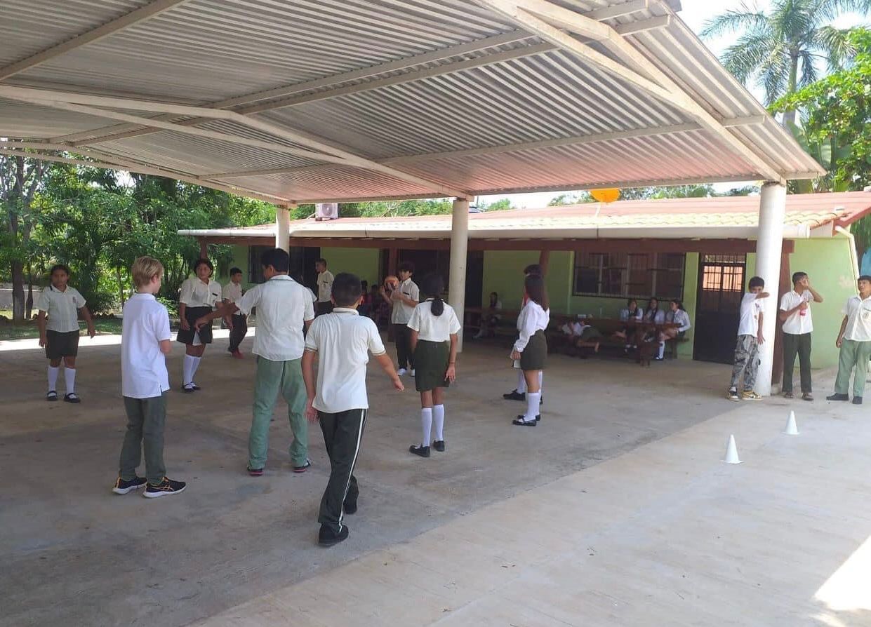 Telesecundaria de Troncones amaga con paro faltan maestros