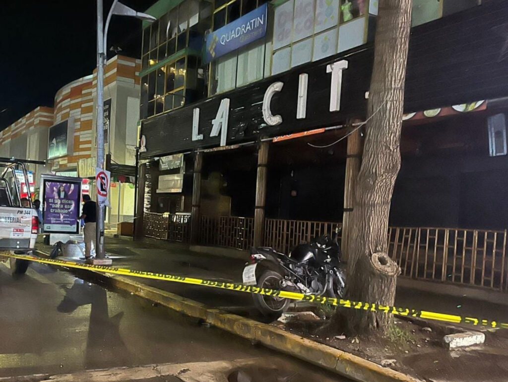 En Acapulco… Ahora dejan restos humanos en bolsas en la avenida Costera