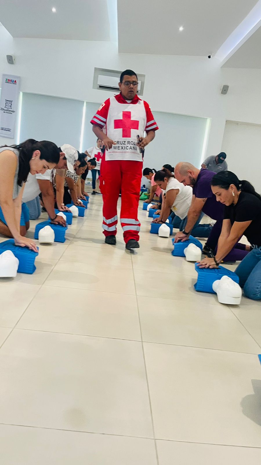 Capacitan a odontólogos en RCP