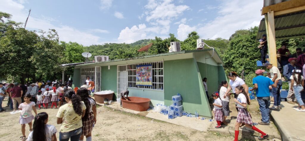 Más de siete meses sin señal de internet en escuela de la sierra de Tecpan