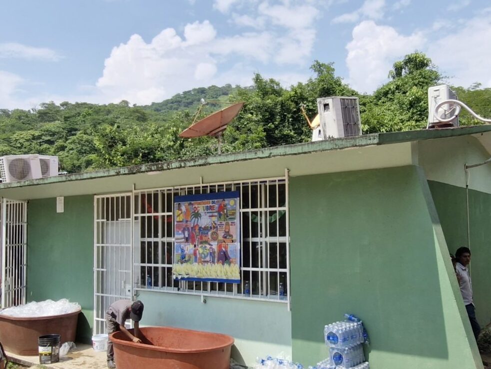 Más de siete meses sin señal de internet en escuela de la sierra de Tecpan