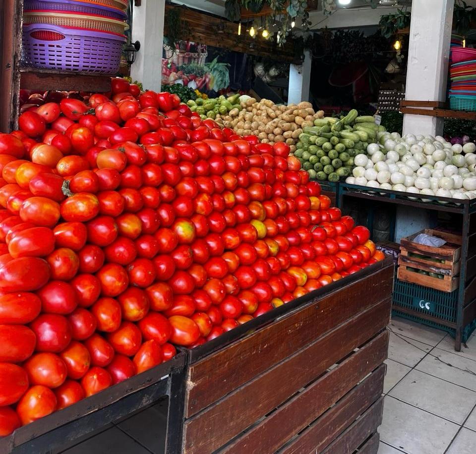 Aumento de precios en la canasta básica afecta a consumidores y comerciantes en Zihuatanejo