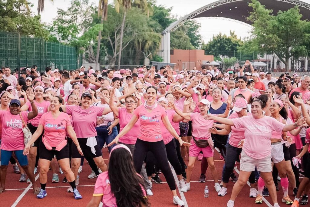 Zihuatanejo se pinta de rosa por el Día Internacional de la Lucha contra el Cáncer de Mama