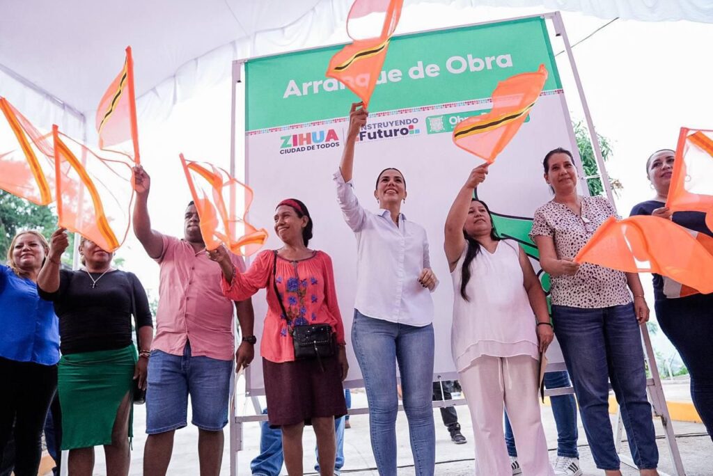 En su primer día como alcaldesa, Lizette Tapia da arranque a andador en La Mira