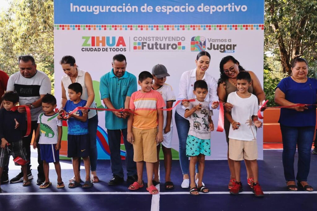 El gobierno municipal a través del programa Vamos a Jugar, entregó un espacio deportivo en la comunidad El Posquelite