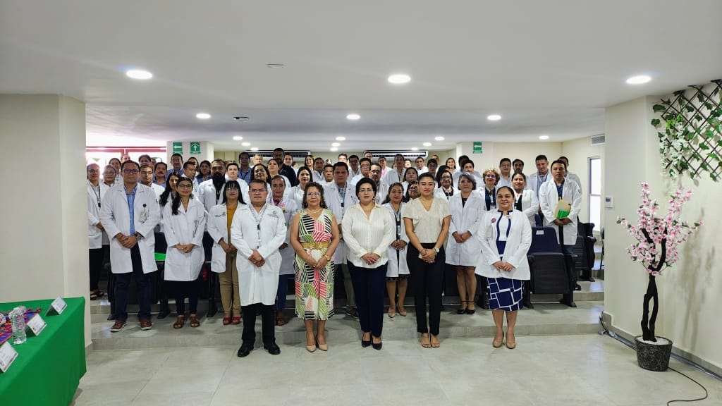 Otorga IMSS Guerrero reconocimiento a médicos, estomatólogos y cirujanos maxilofaciales