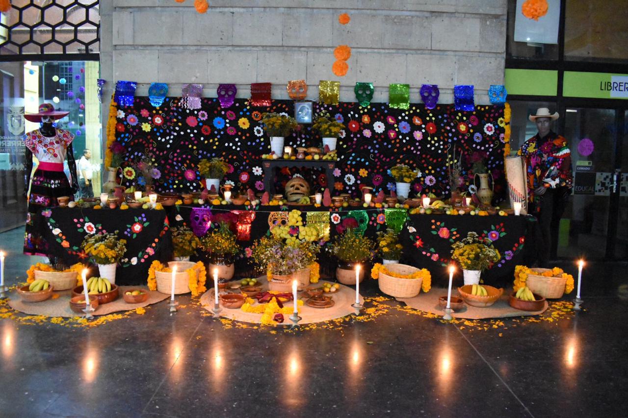 Gobierno del estado inauguró en Chilpancingo el tapete monumental y Ofrenda, por la celebración del Día de Muertos