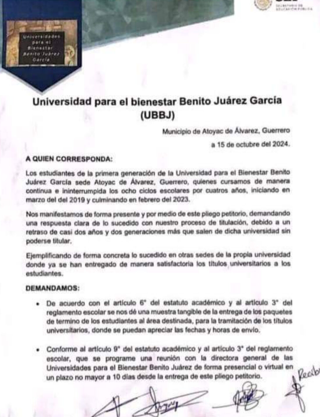 Egresados de la  Universidad “ Benito Juárez” en Atoyac no han recibido documentación, denuncian