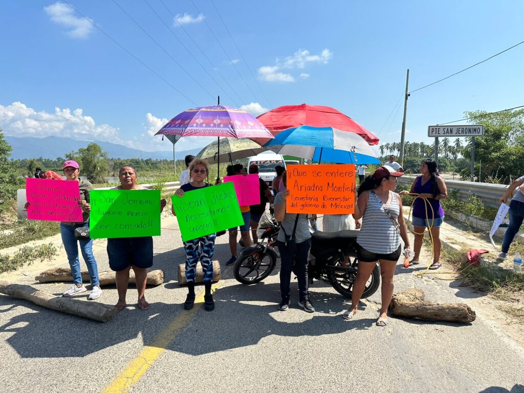 En Guerrero… Aumentan bloqueos carreteros de los no censados por Bienestar