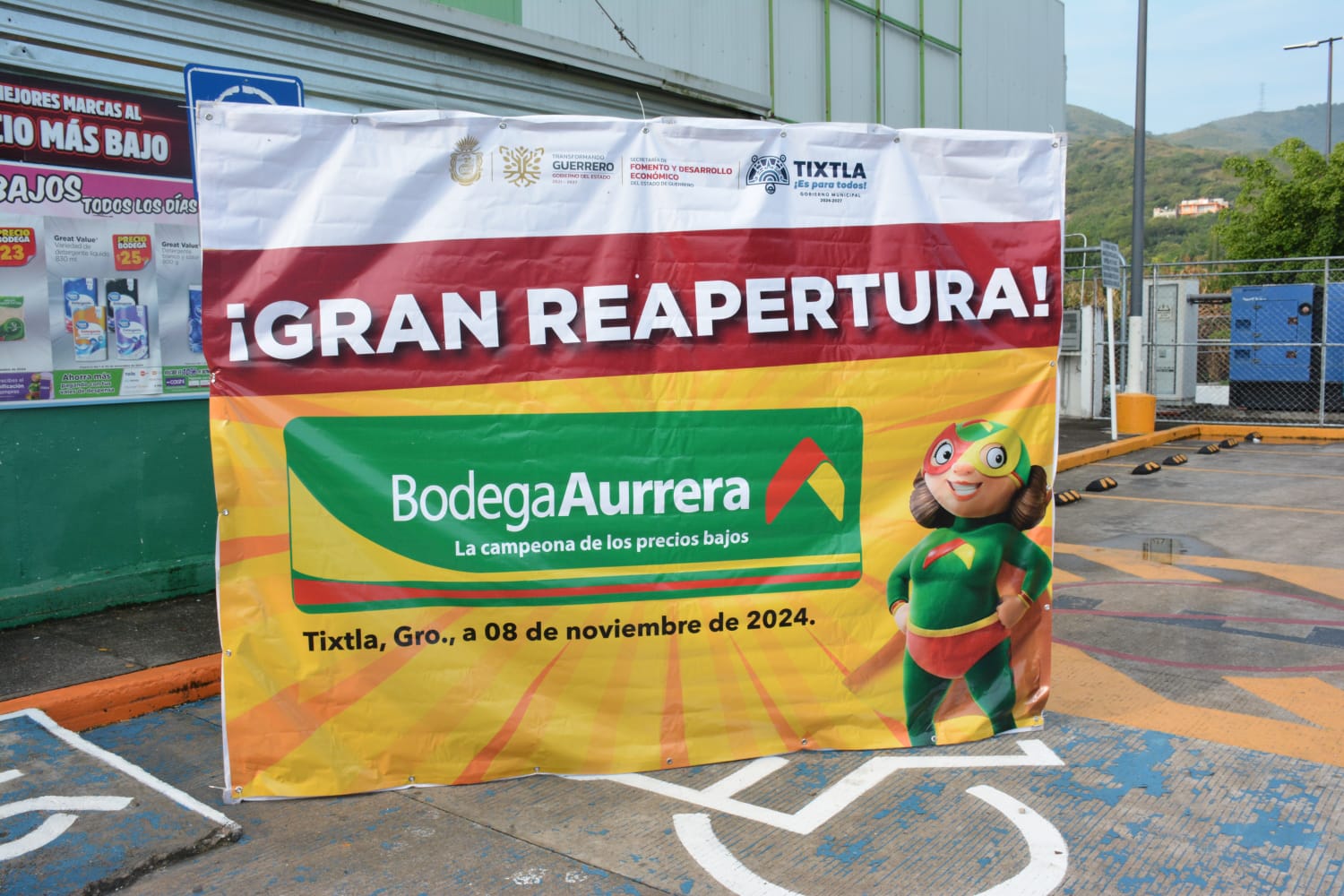 Se reapertura la Bodega Aurrera de Tixtla