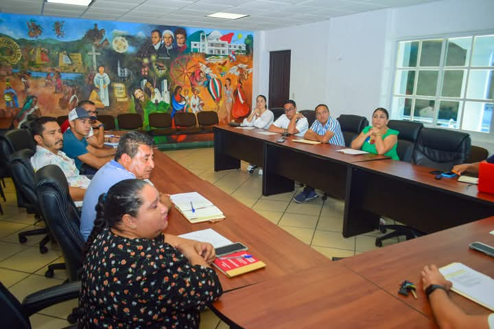 Box gratuito en la plaza San Pedro Apóstol de Petatlán