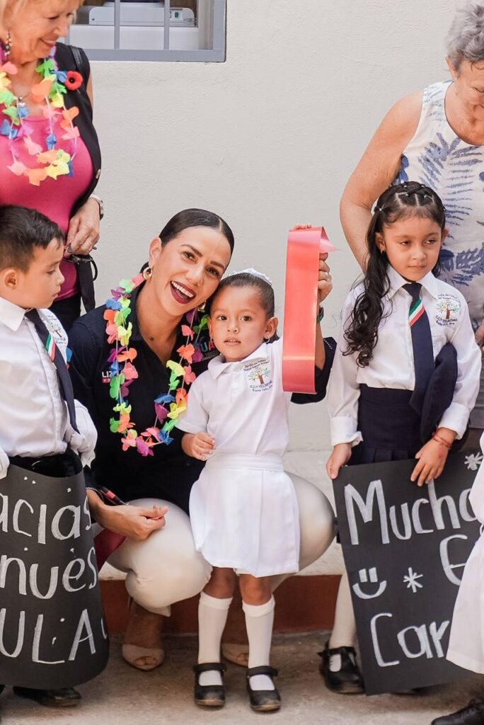 La presidente Lizette Tapia Castro inaugura salón en la comunidad de Buenavista