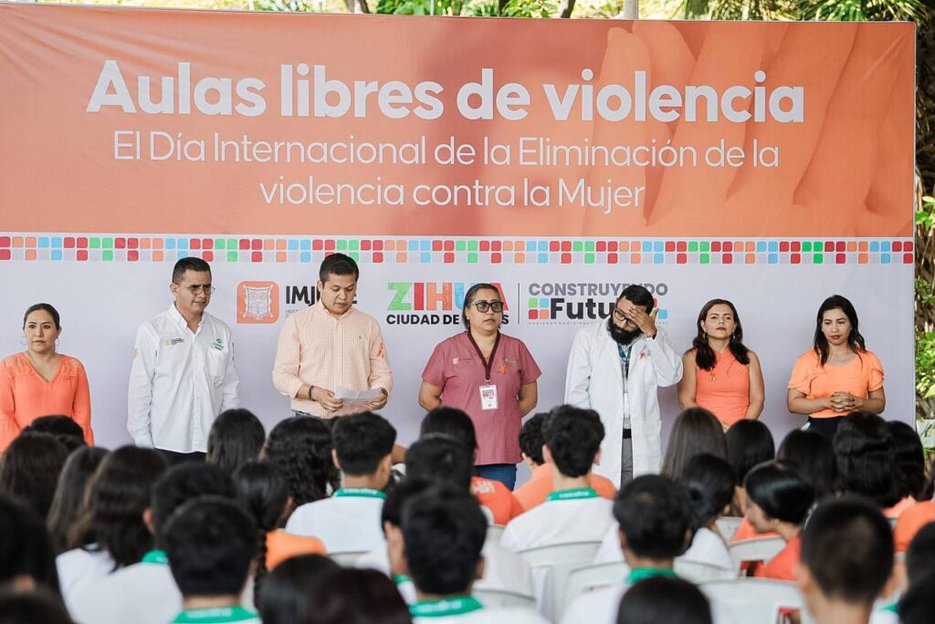 Con la feria integral “Aulas Libres de Violencia”, el gobierno de Lizette Tapia atiende a jóvenes estudiantes