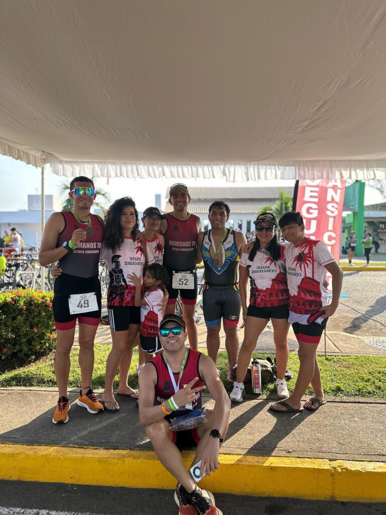 Destacada participación en la tercera edición del triatlón del puerto de Lázaro Cárdenas