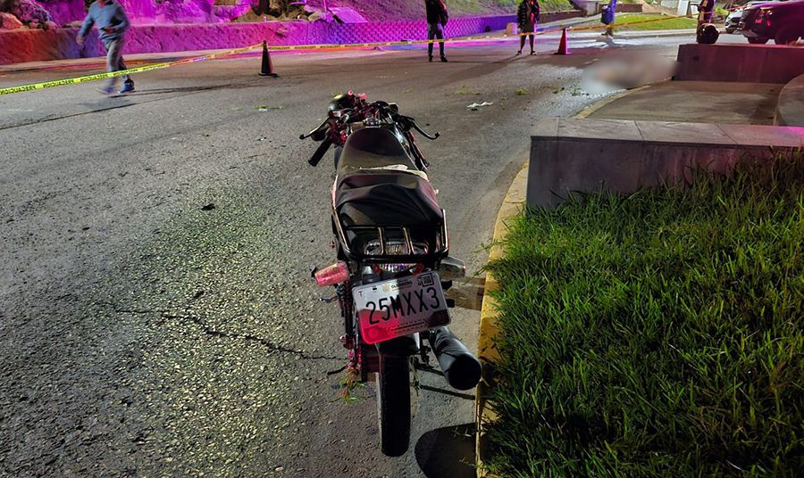 Muere repartidor de Didi al derrapar su motocicleta, en Chilpancingo