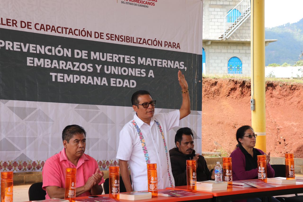 La SEDEPIA realiza taller de sensibilización para la prevención de muertes maternas, en Cochoapa el Grande.