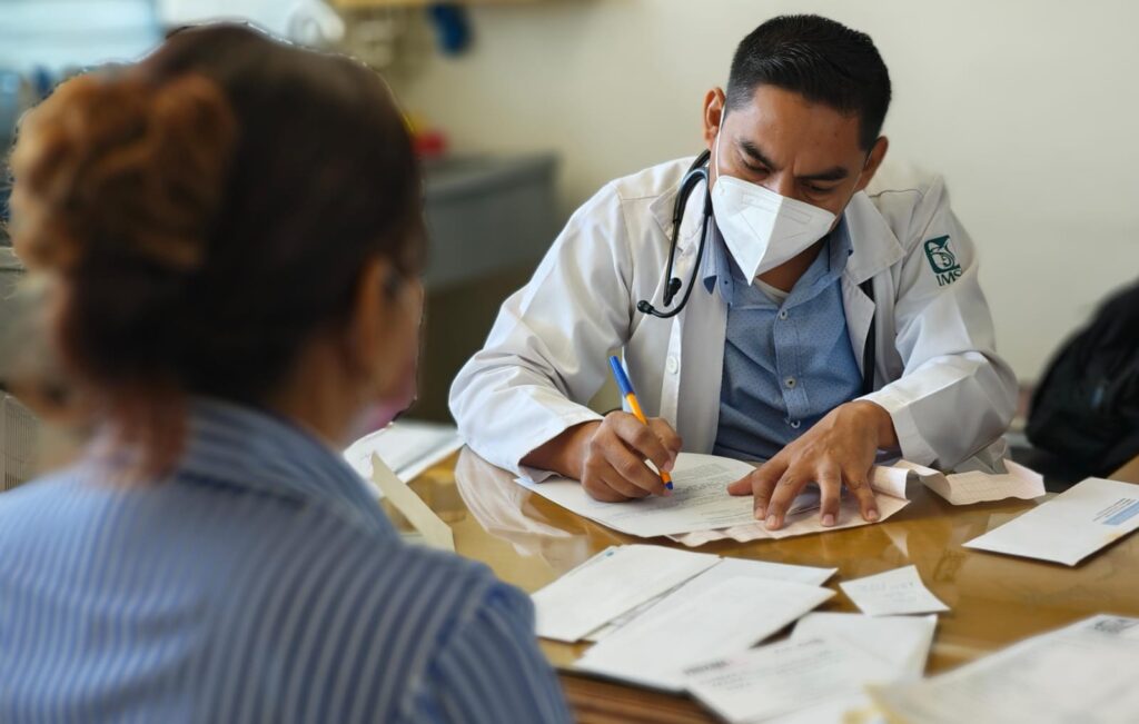 Brinda IMSS atención integral a pacientes que viven con VIH y llama a evitar estigmas