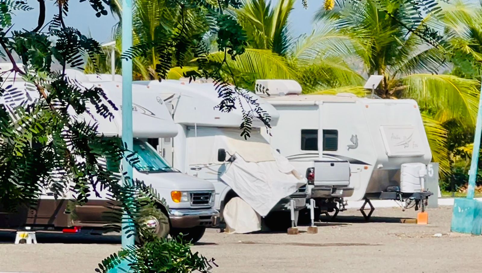 Sigue afluencia de casas rodantes y campistas en Trailer Park