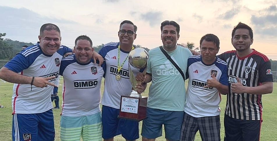 Atlético Magisterio flamante campeón al ganar 1-0 a Azul Ixtapa en la final de la Liga Empresarial