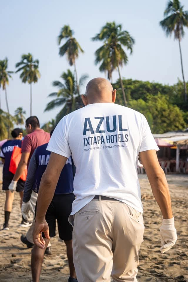 Rebasa expectativas campaña de limpieza por Hoteles Azul Ixtapa, en la franja de Playa Linda