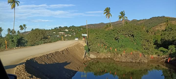 Disminuye el tránsito vehicular en la carretera Acapulco-Zihuatanejo por temor a accidentes