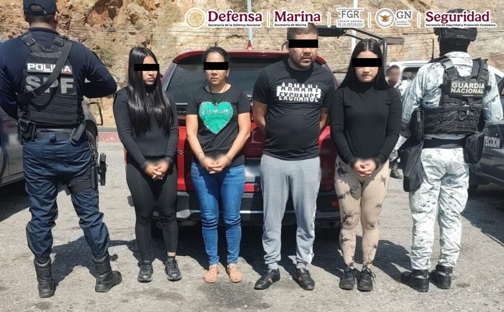 En Guerrero, fueron detenidas cuatro personas que transportaban armas de fuego en una camioneta