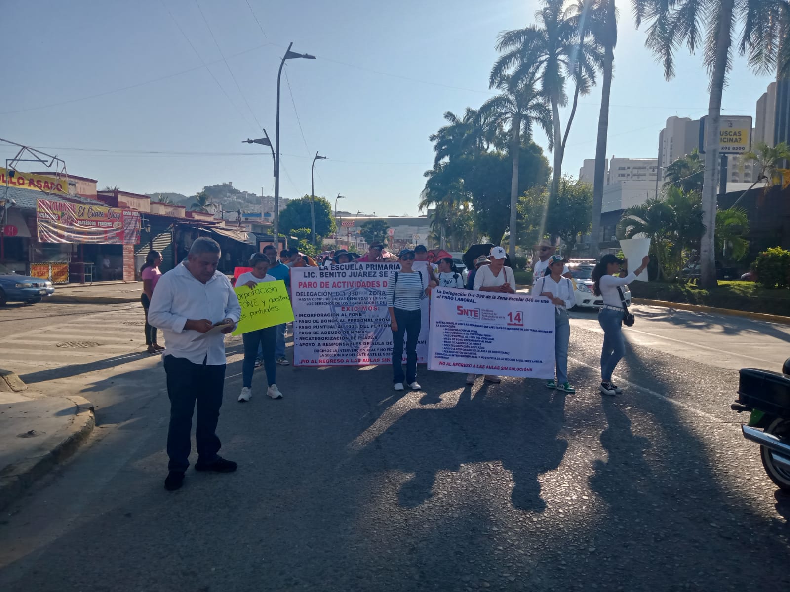 En Acapulco… Más caos en la Costera Miguel Alemán por otra movilización de docentes