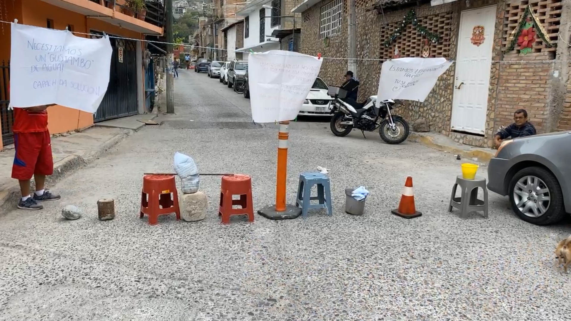 En Chilpancingo… Bloquean calles porque llevan dos meses sin agua