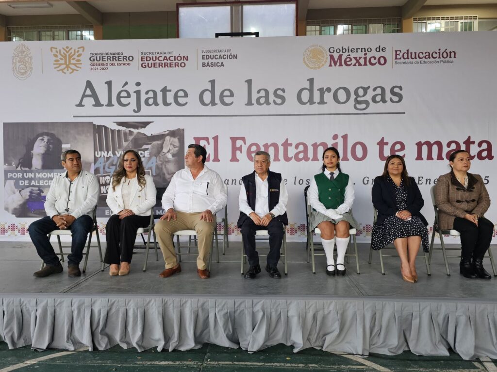 Encabeza titular de la SEG programa de prevención de uso de drogas en la Secundaria Galo Soberón en Chilpancingo