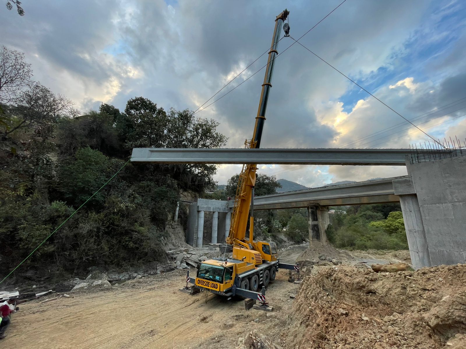 Al 80% construcción del puente vehicular Atlamajalcingo del Monte en la región de la Montaña