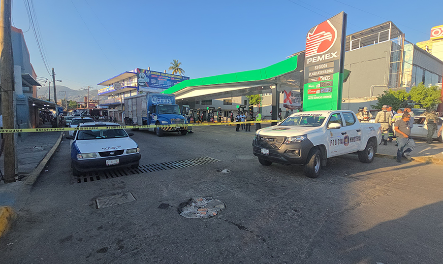 En Acapulco… Asesinan a balazos a chofer de la Corona, casi en la Costera