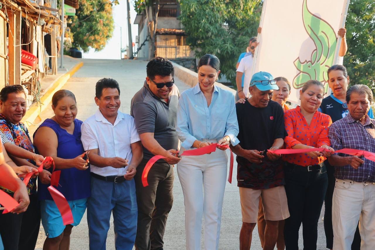 Entregan nuevo andador en la Colonia Vicente Guerrero