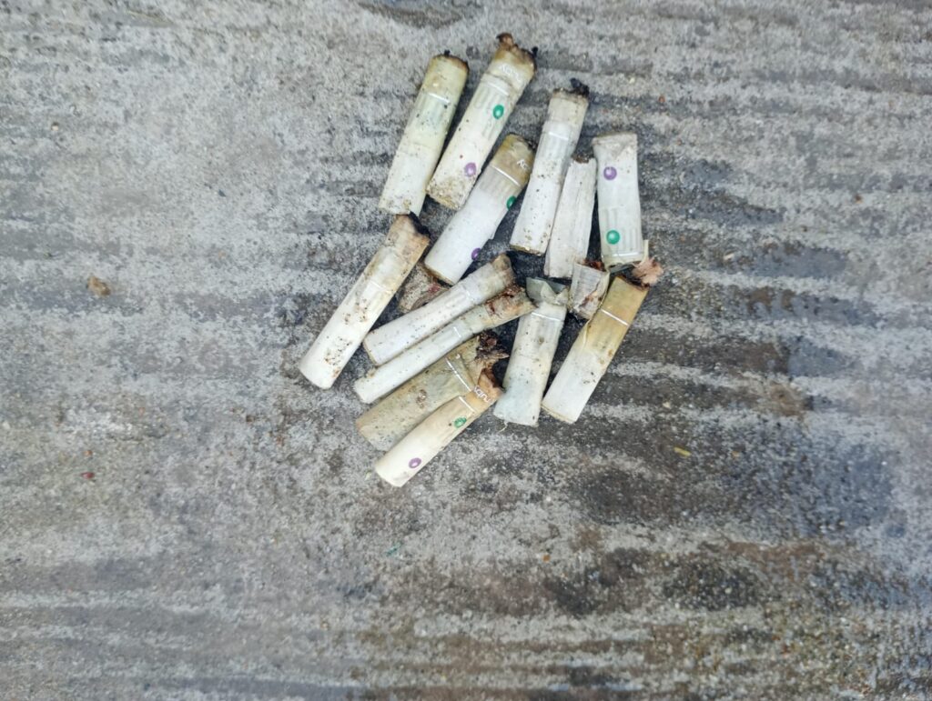 Continúan colillas de cigarro en playas pese a medidas de control