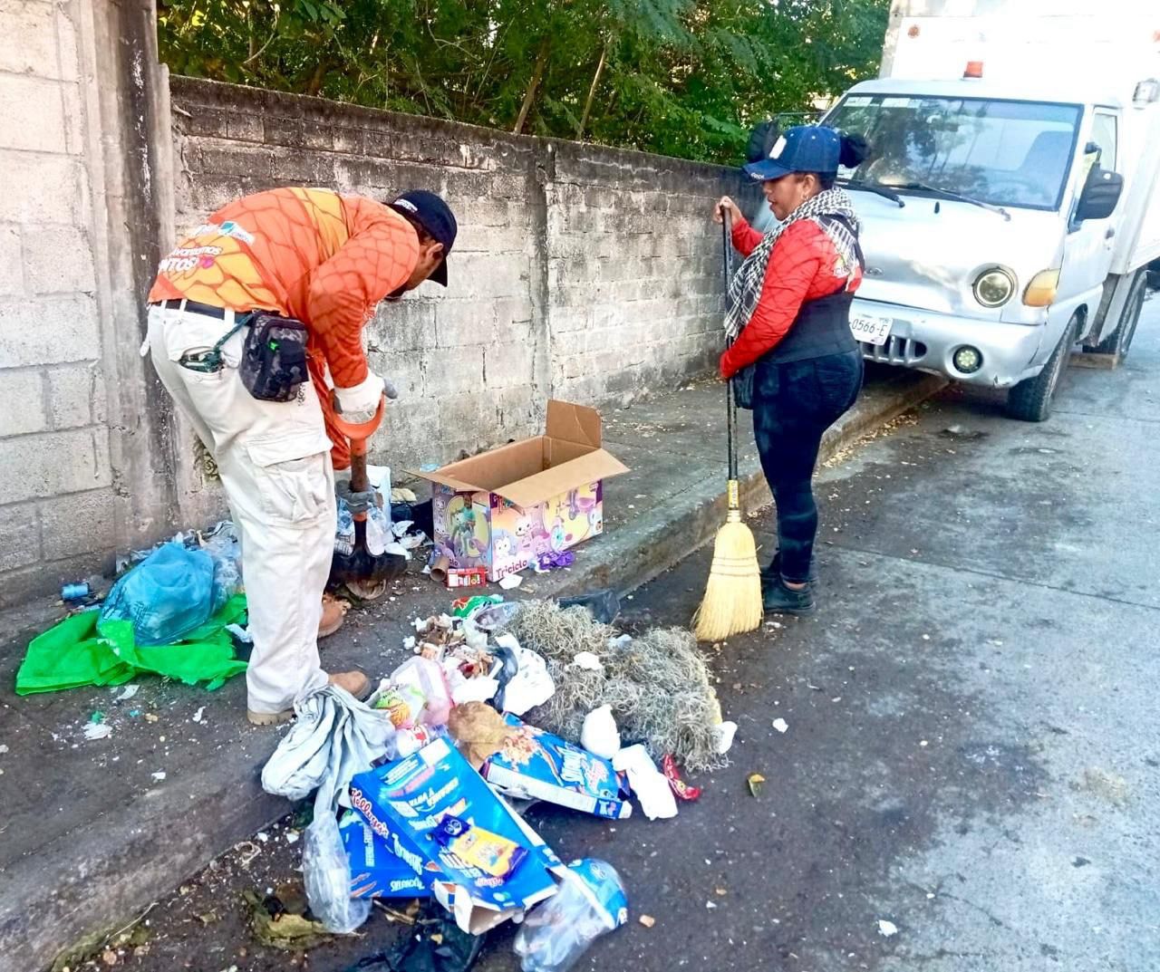 Servicios Públicos del municipio mantienen limpio a Zihuatanejo