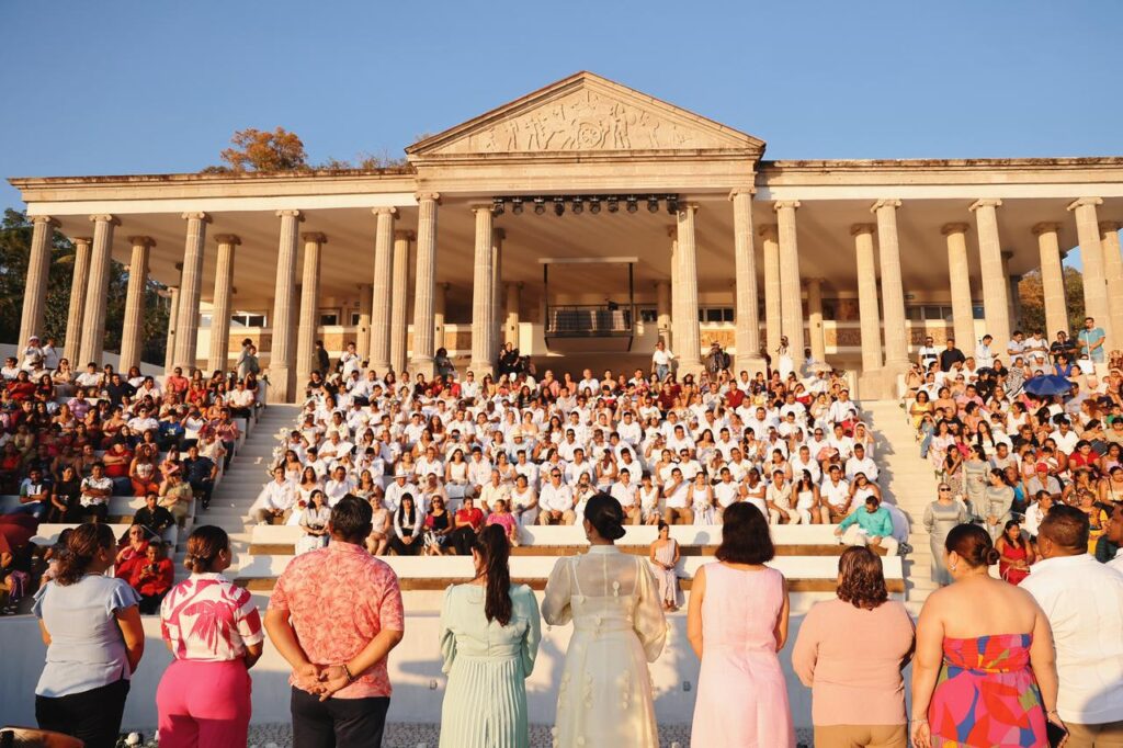 Celebra Zihuatanejo la unión de 65 parejas en un evento espectacular