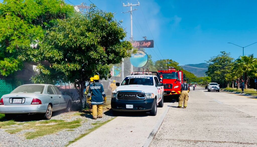 Bomberos de Zihuatanejo impiden incendio por cortocircuito de una lavandería